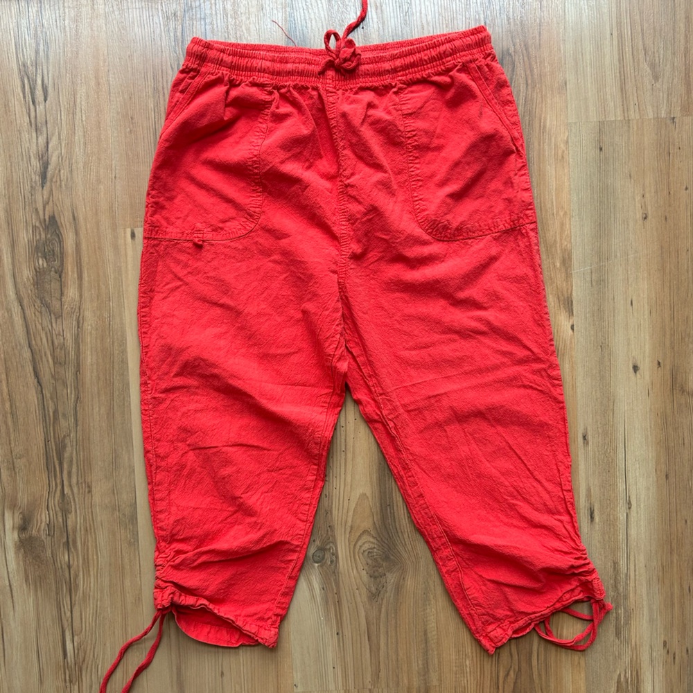 Vintage Red Elastic Waist Capri Pants